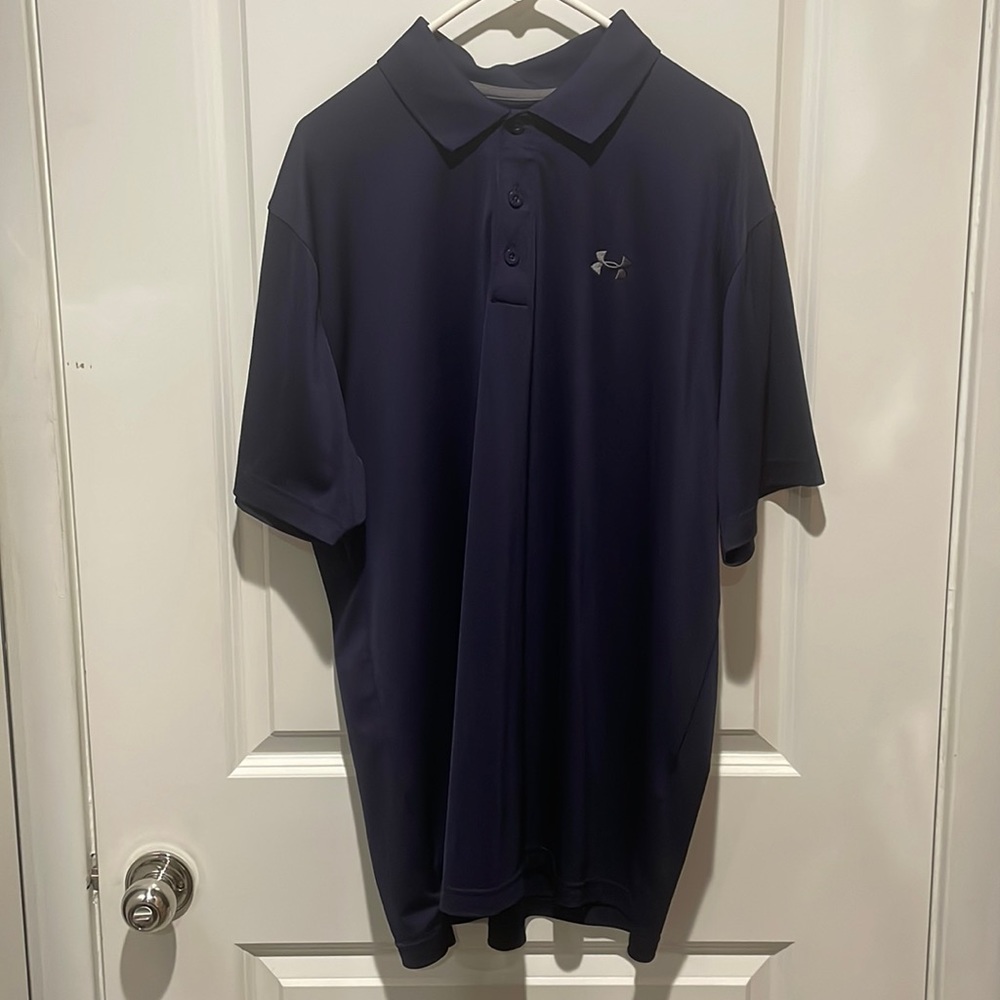 Men’s under armor loose, fit polo